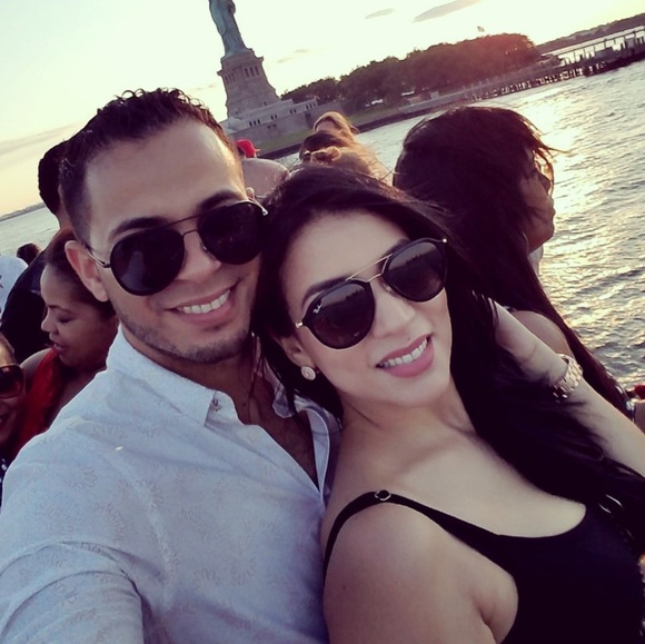 Meet your Posher, Sarah - Picture 2 of 2